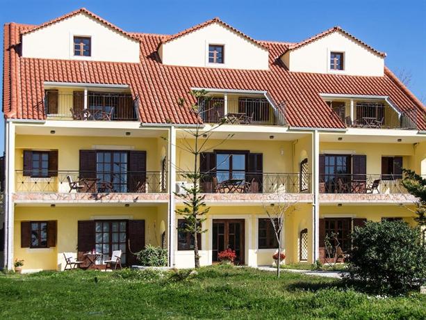 Albouro Seafront Apartments