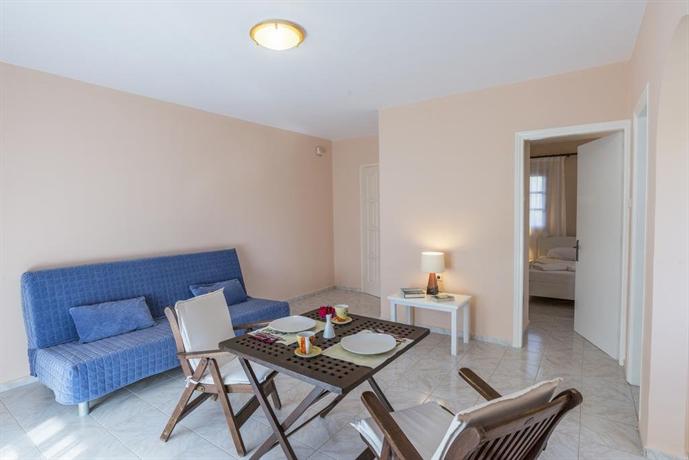 Albouro Seafront Apartments