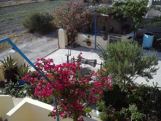 Marina's Studios Santorini