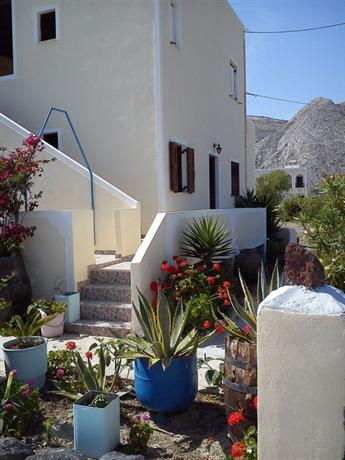 Marina's Studios Santorini