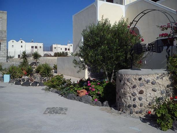 Marina's Studios Santorini