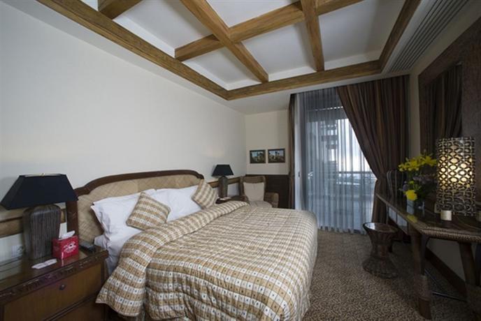 Grand Hills Hotel & Spa