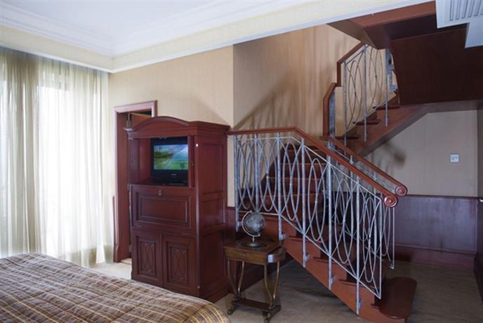 Grand Hills Hotel & Spa