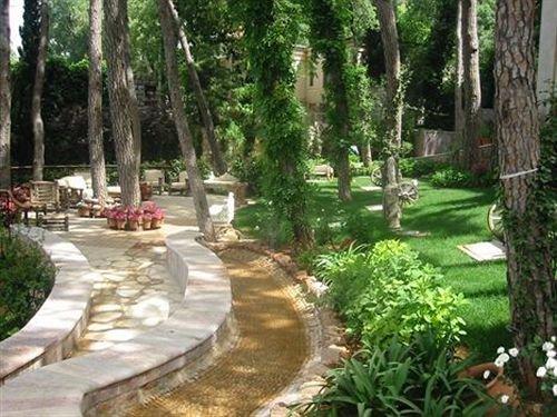 Grand Hills Hotel & Spa