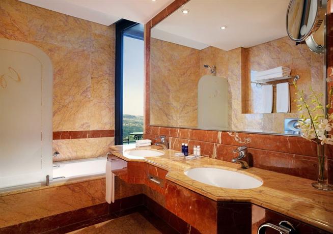 Grand Hills Hotel & Spa