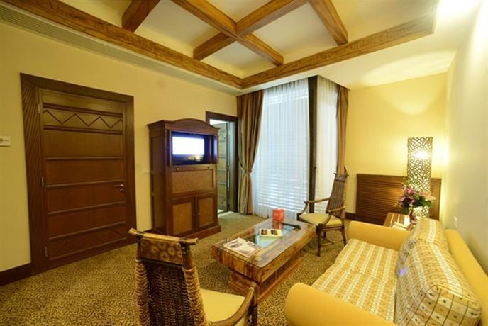 Grand Hills Hotel & Spa
