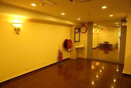 OYO 124 Hotel Seniman Sentul