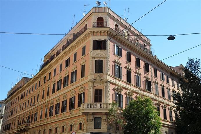 奥塔维亚诺食宿套房酒店