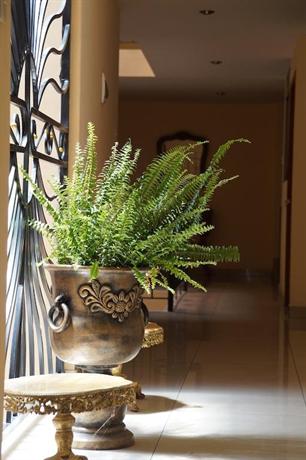 Yuraq Hotel