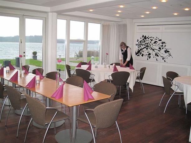 Sixtus Sinatur Hotel & Konference