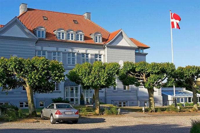 Sixtus Sinatur Hotel & Konference