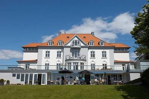 Sixtus Sinatur Hotel & Konference