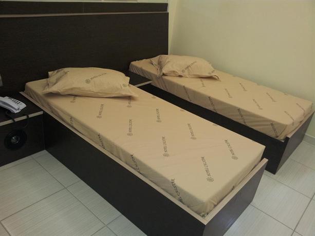 Hotel Calstar