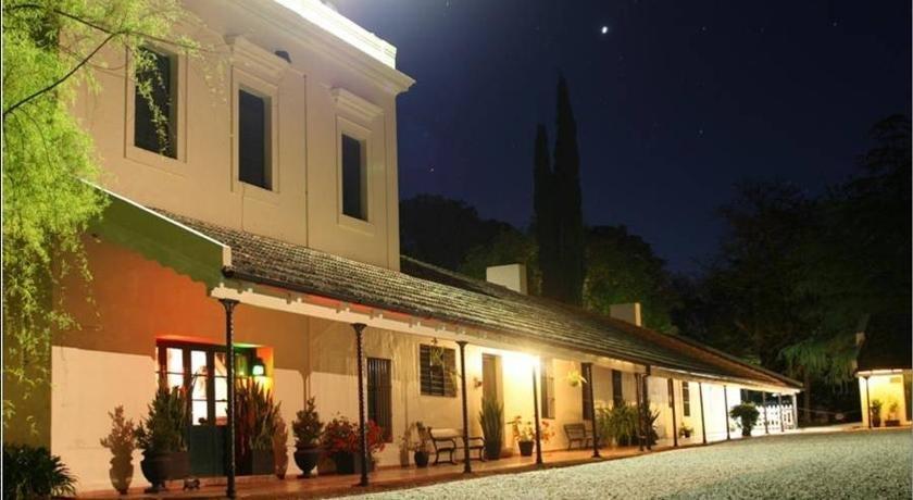 Hosteria Estancia La Paz