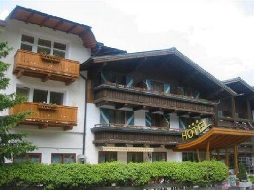 Aparthotel Garni Schranz Wald im Pinzgau Austria thumbnail