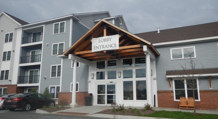 White River Inn & Suites