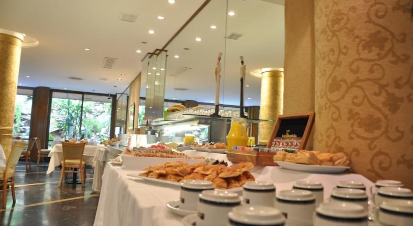 Hotel Solans Riviera
