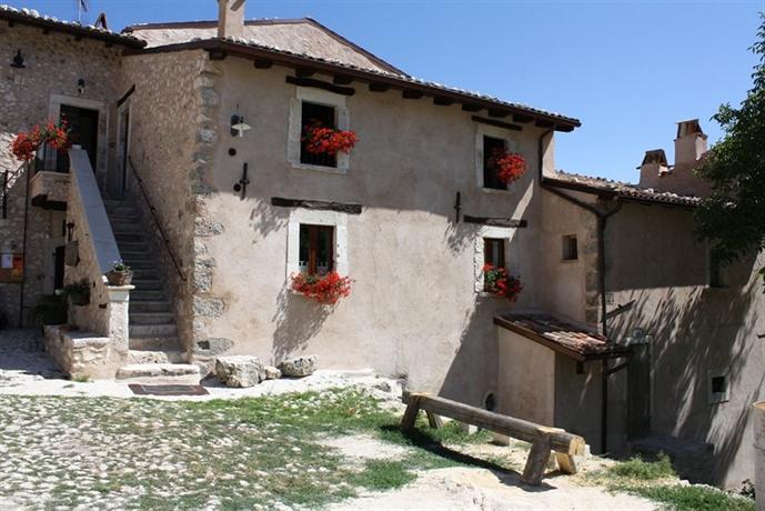 La Casa Su Le Dimore Del Borgo Rocca Calascio Italy thumbnail