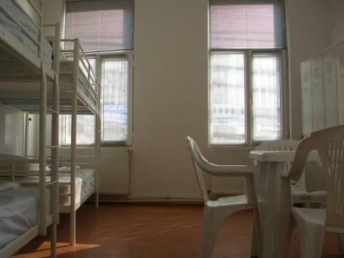 Kretan Hostel