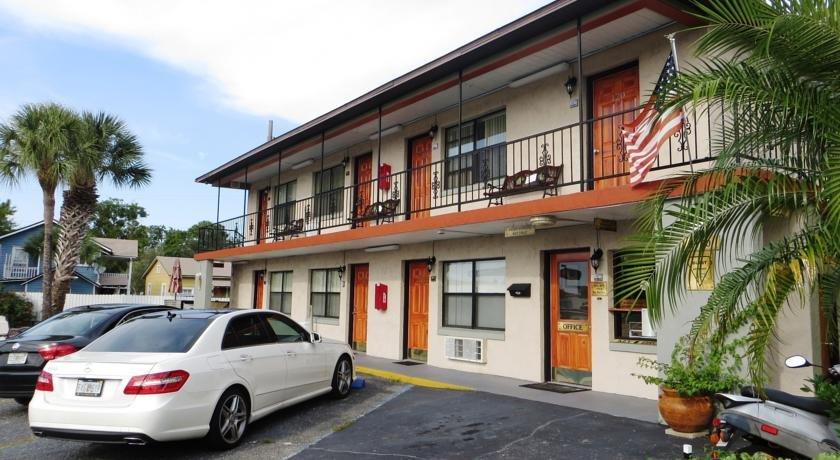 Merida Inn & Suites