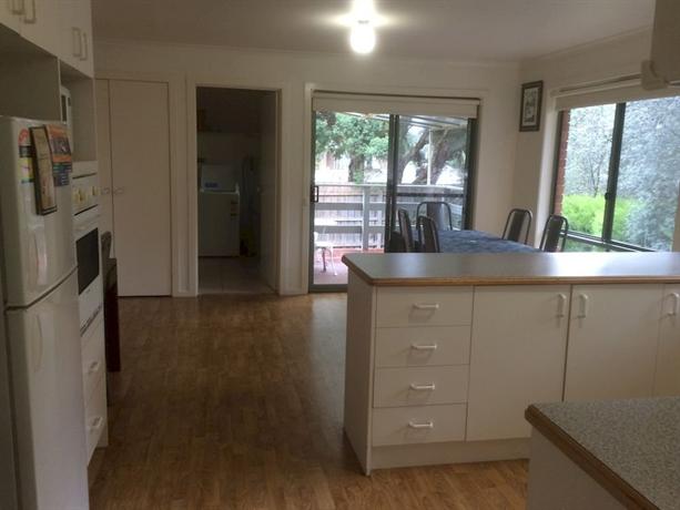 Australian Home Away Ringwood Bardia