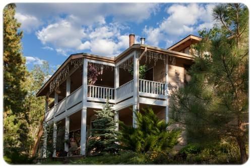 Sheridan House Inn- Adult Only Accommodation