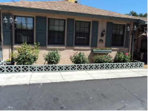 Bishop Elms Motel