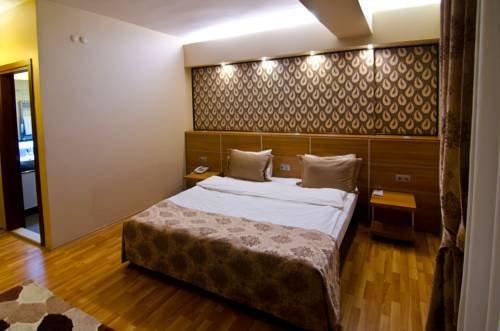 Roof Garden Hotel