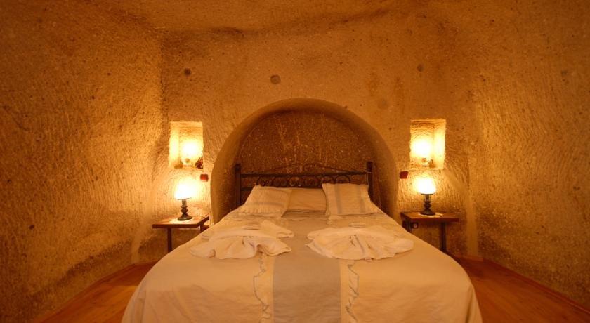 Traveller's Cave Hotel