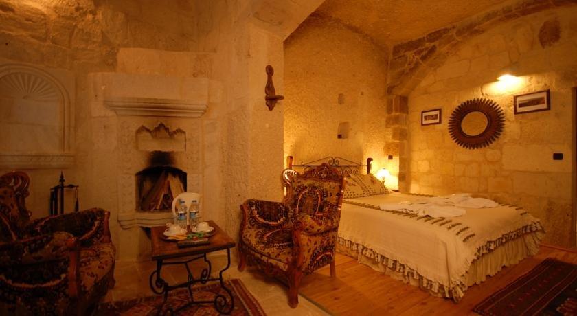 Traveller's Cave Hotel