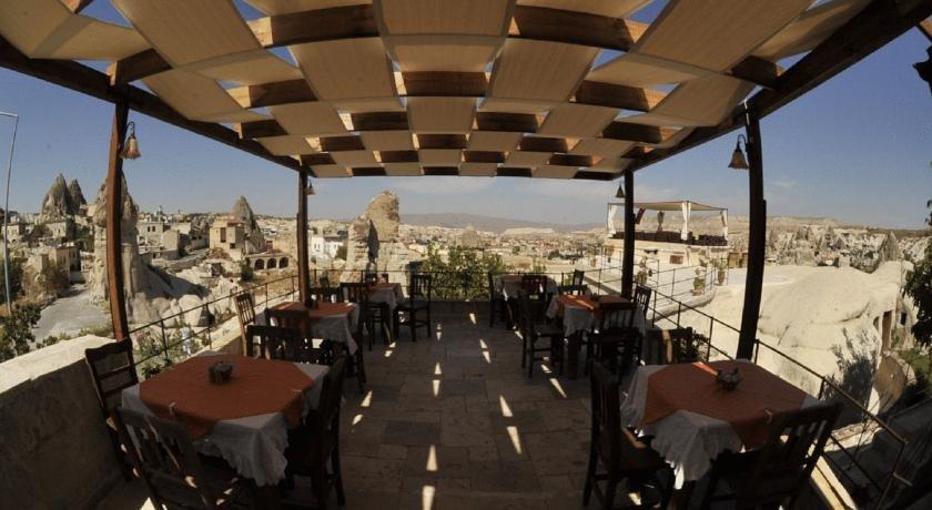 Traveller's Cave Hotel