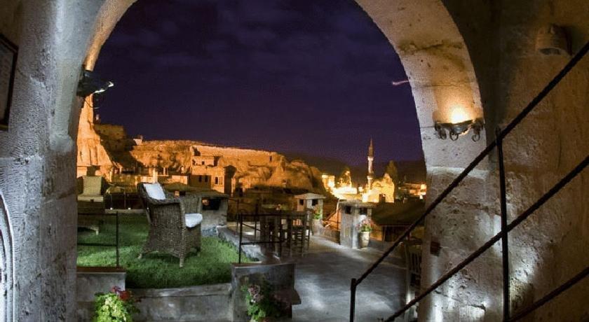 Traveller's Cave Hotel