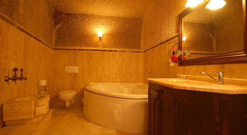 Traveller's Cave Hotel
