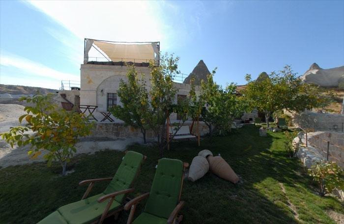Traveller's Cave Hotel