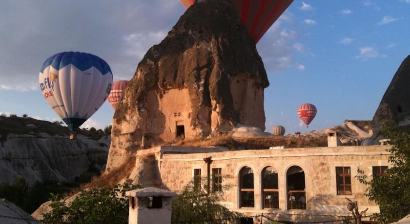 Traveller's Cave Hotel