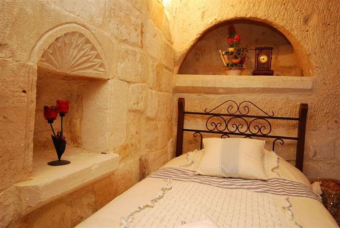 Traveller's Cave Hotel