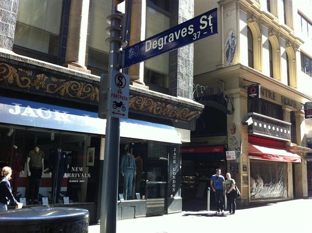 Flinders Lane Superior Studio Apartment