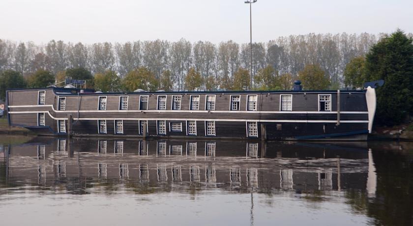 Boat Hotel De Barge