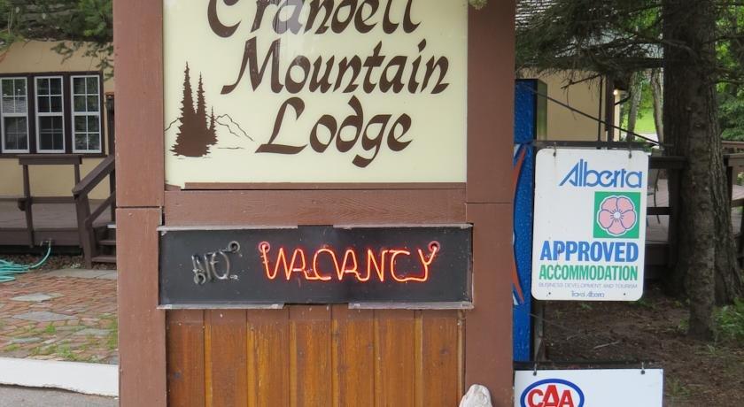 Crandell Mountain Lodge Red Rock Canyon Canada thumbnail