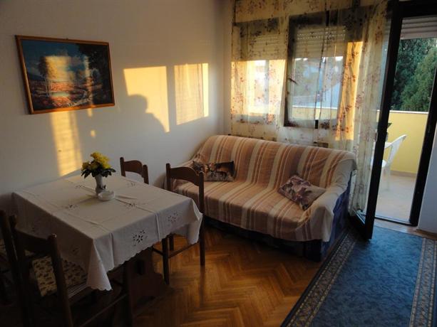 Apartments Sestan
