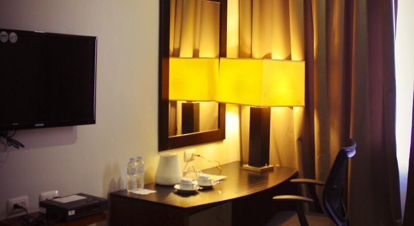 Avenue Suites Hotel