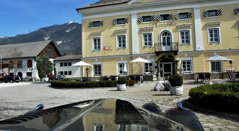 Hotel Schloss Lerchenhof Untermoschach Austria thumbnail