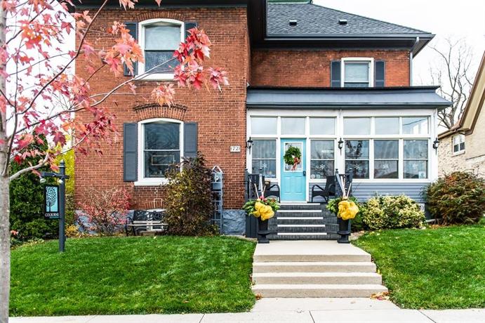Colborne Bed and Breakfast Goderich Airport Canada thumbnail