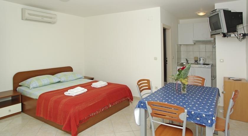 Adria Apartments Bol 