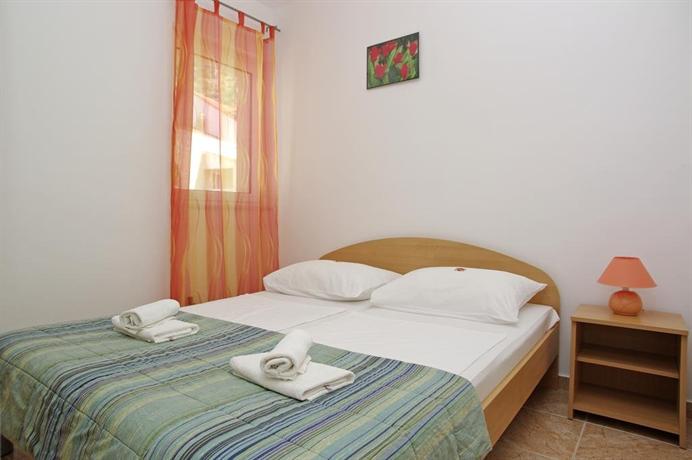 Adria Apartments Bol 