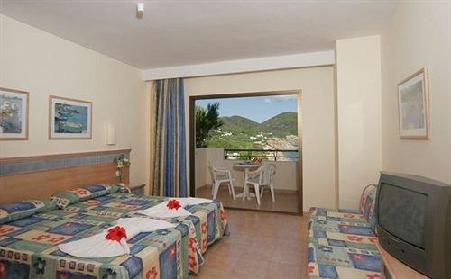 Invisa Hotel Club Cala Verde