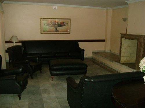 Reinales Plaza Hotel