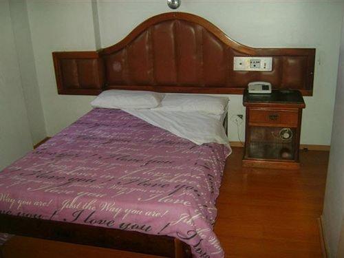 Reinales Plaza Hotel