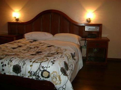 Reinales Plaza Hotel