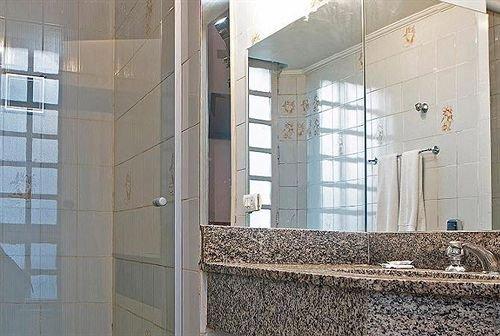 Reinales Plaza Hotel